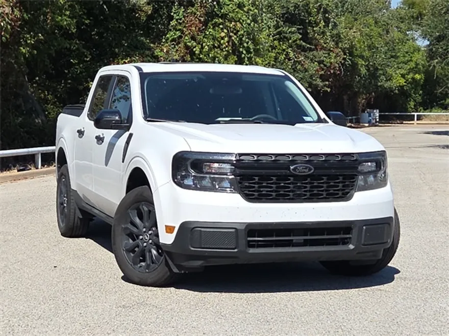 2023 Ford Maverick XLT photo 1