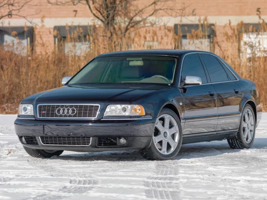 2002 Audi S8 photo 1