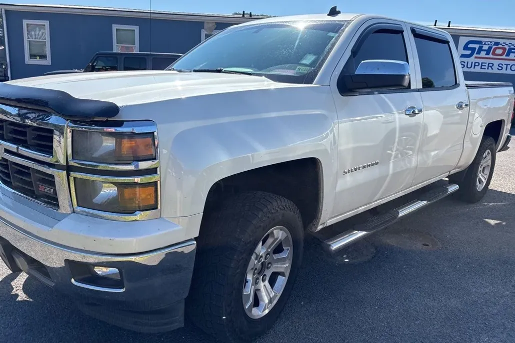 2014 Chevrolet Silverado 1500 LT photo 1