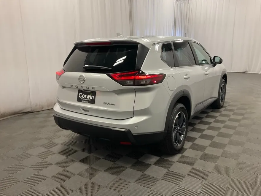 2024 Nissan Rogue SV photo 1