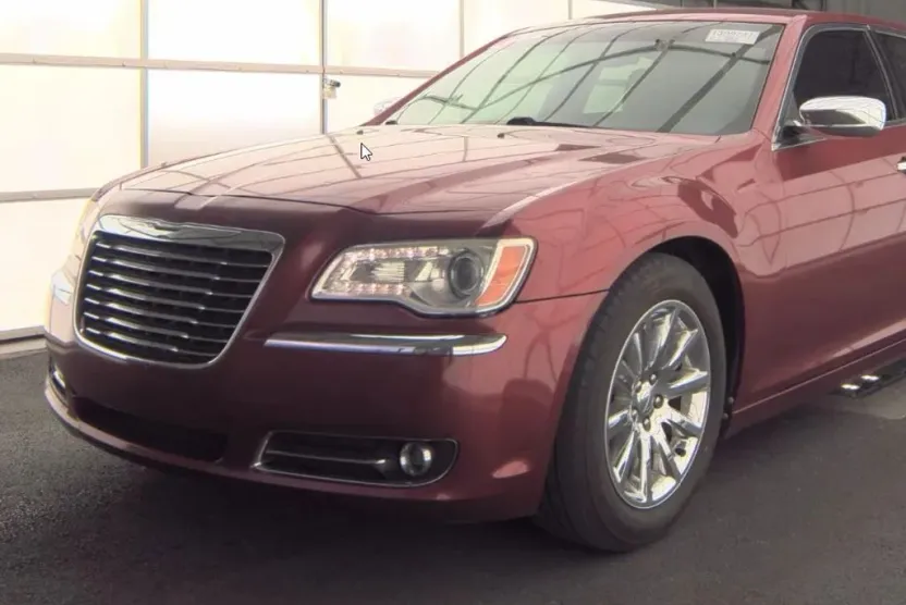 2012 Chrysler 300 Limited photo 1