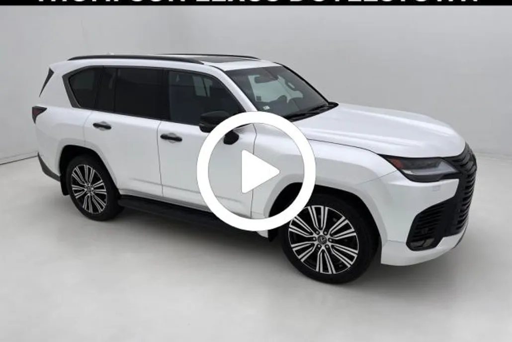 2023 Lexus LX 600 Luxury photo 1