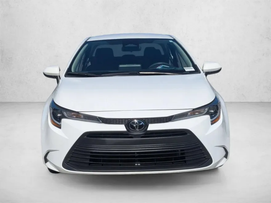 2023 Toyota Corolla LE photo 2