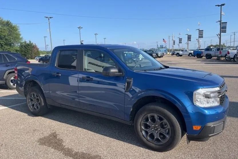2024 Ford Maverick XLT photo 1