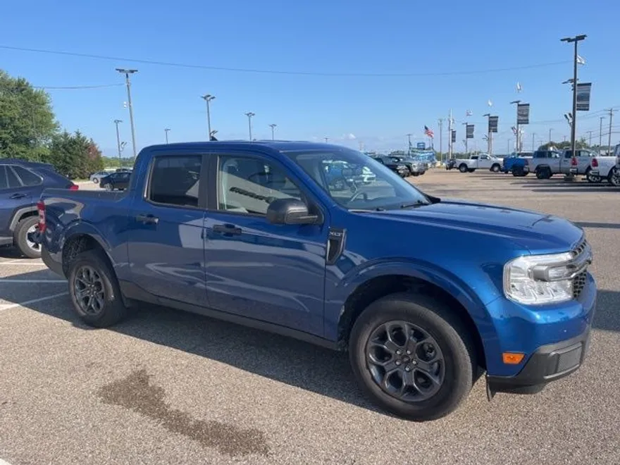 2024 Ford Maverick XLT photo 1