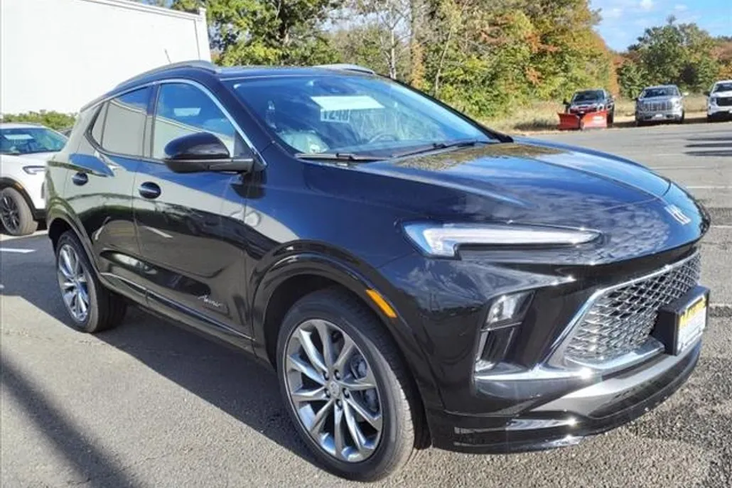 2024 Buick Encore GX Avenir photo 1