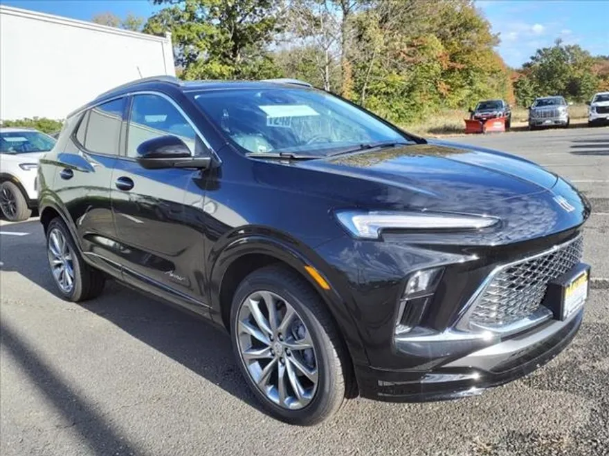 2024 Buick Encore GX Avenir photo 1