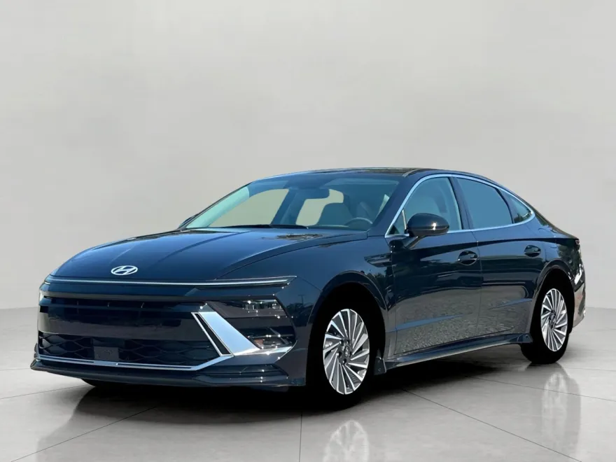 2025 Hyundai Sonata Hybrid SEL photo 1
