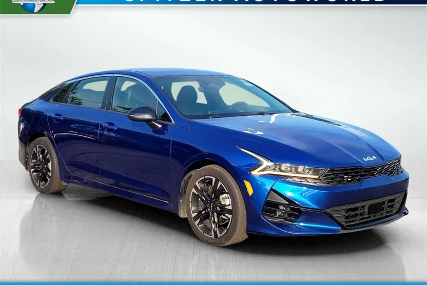 2023 Kia K5 GT-Line photo 1