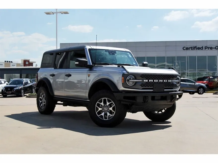 2022 Ford Bronco Badlands photo 1