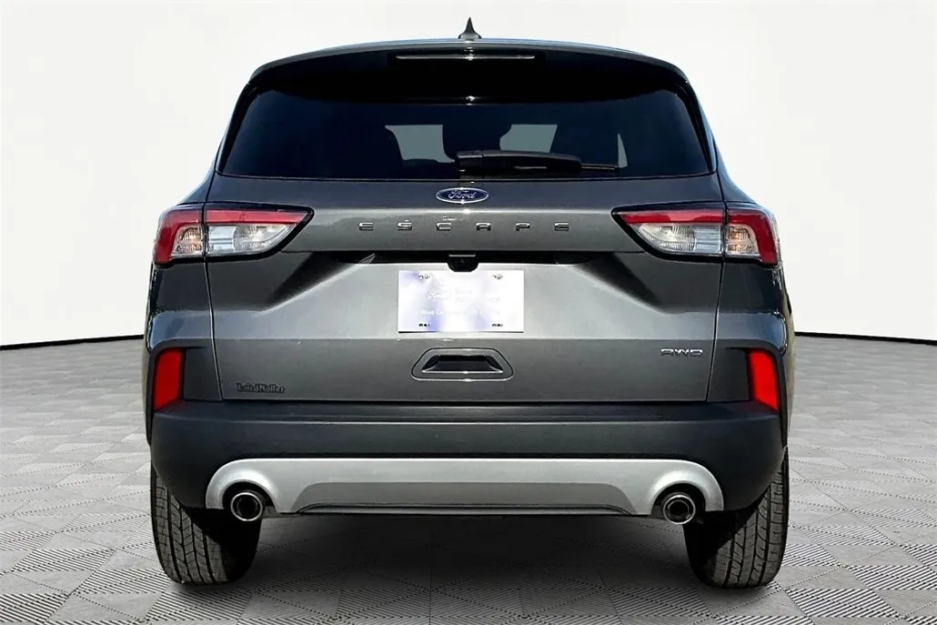 2022 Ford Escape S photo 1