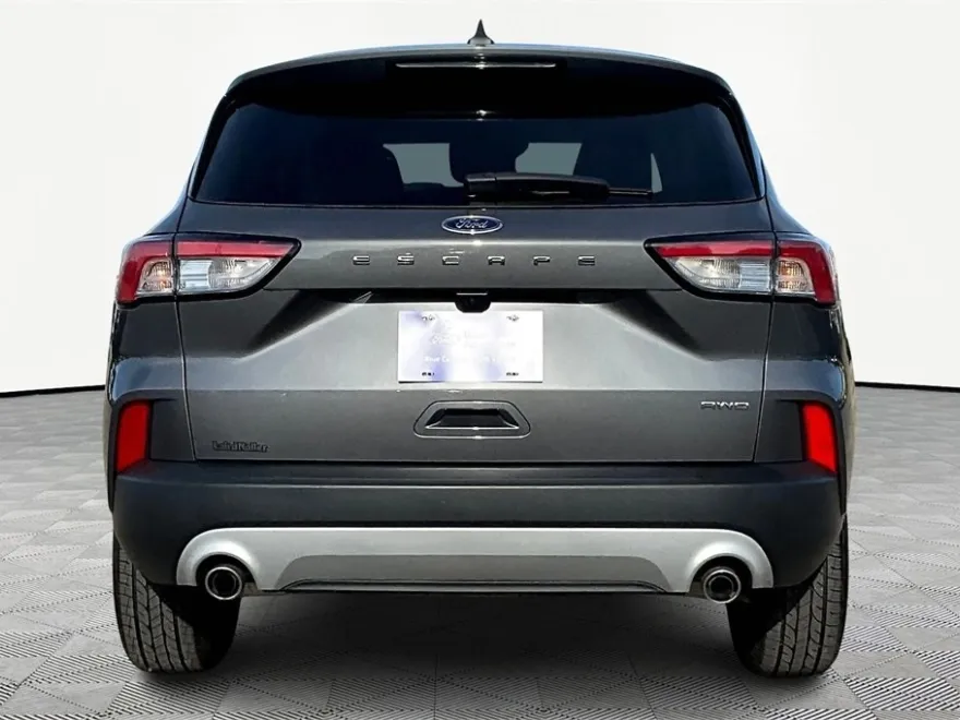 2022 Ford Escape S photo 1