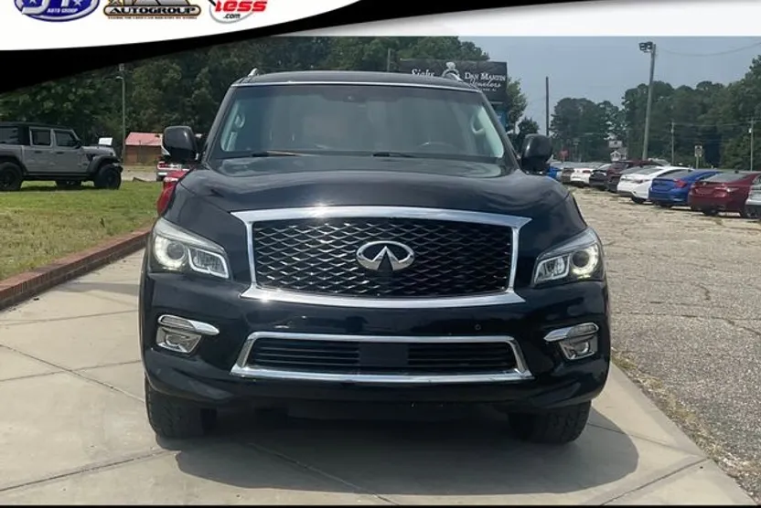 2017 Infiniti QX80 Base photo 1