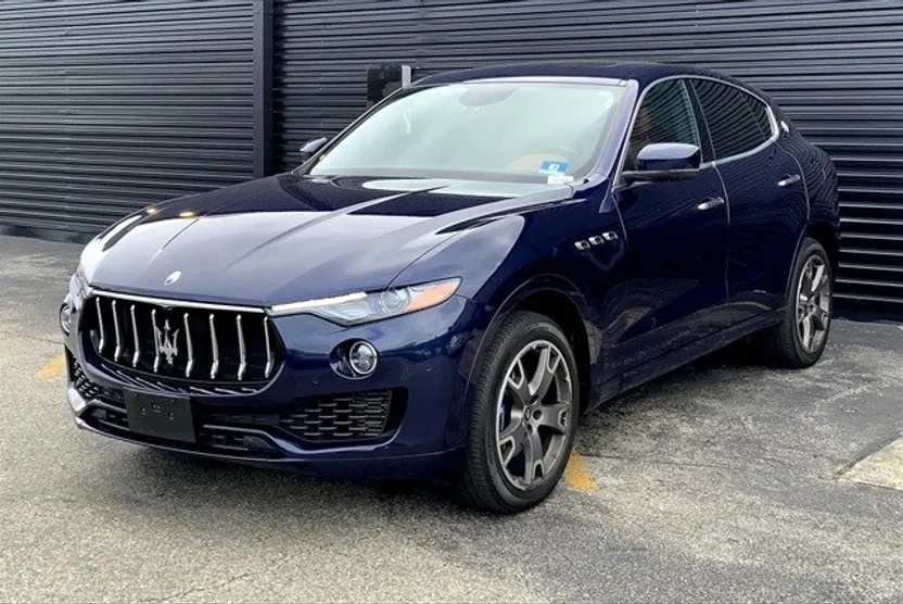 2020 Maserati Levante Base photo 1