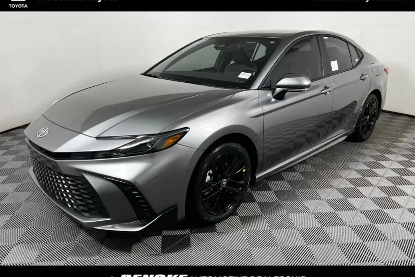 2026 Toyota Camry SE photo 1