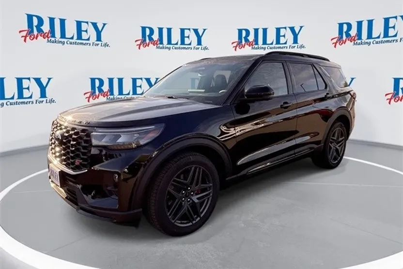 2025 Ford Explorer ST photo 1