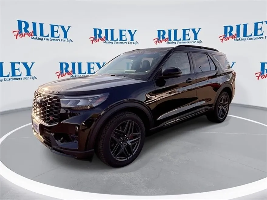 2025 Ford Explorer ST photo 1