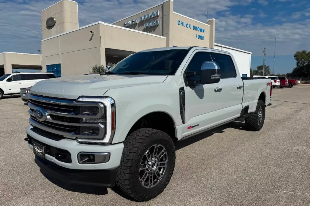 2025 Ford F-350 Platinum photo 1
