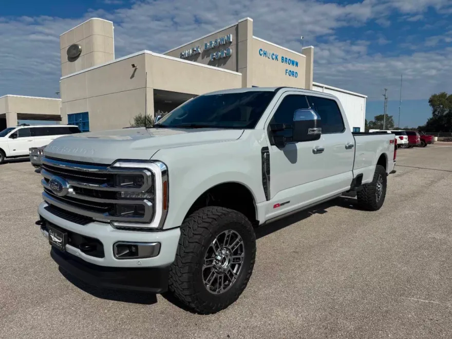 2025 Ford F-350 Platinum photo 1