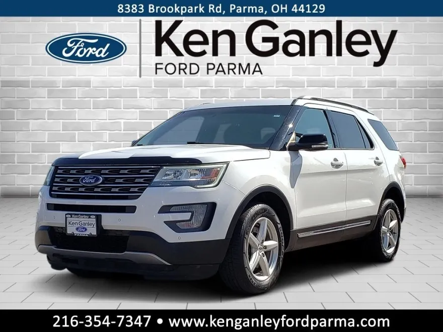 2017 Ford Explorer XLT photo 1