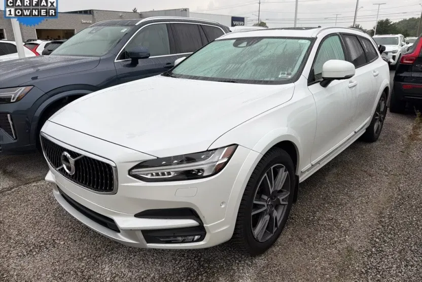 2017 Volvo V90 Cross Country T6 AWD photo 1
