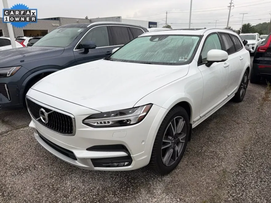 2017 Volvo V90 Cross Country T6 AWD photo 1