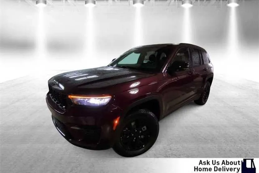 2025 Jeep Grand Cherokee Laredo photo 1