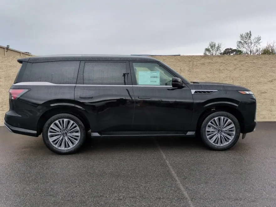 2025 Infiniti QX80 Luxe photo 1