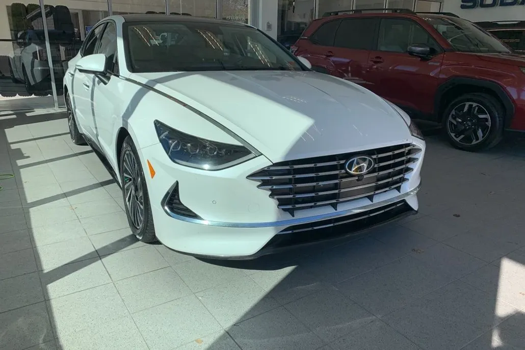 2021 Hyundai Sonata Hybrid Limited photo 1