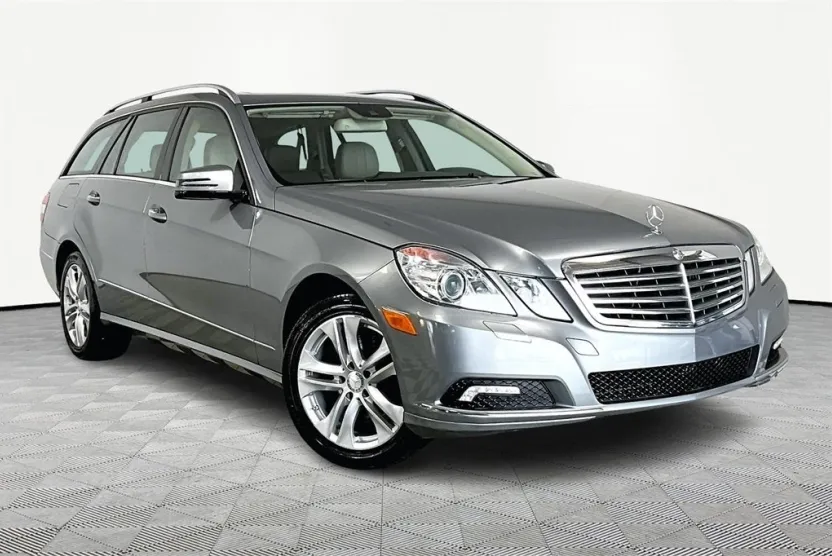 2011 Mercedes Benz E 350 4MATIC photo 1