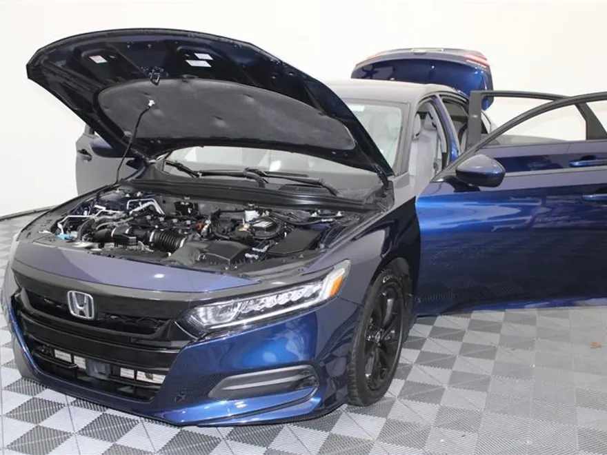2018 Honda Accord LX 1.5T photo 1