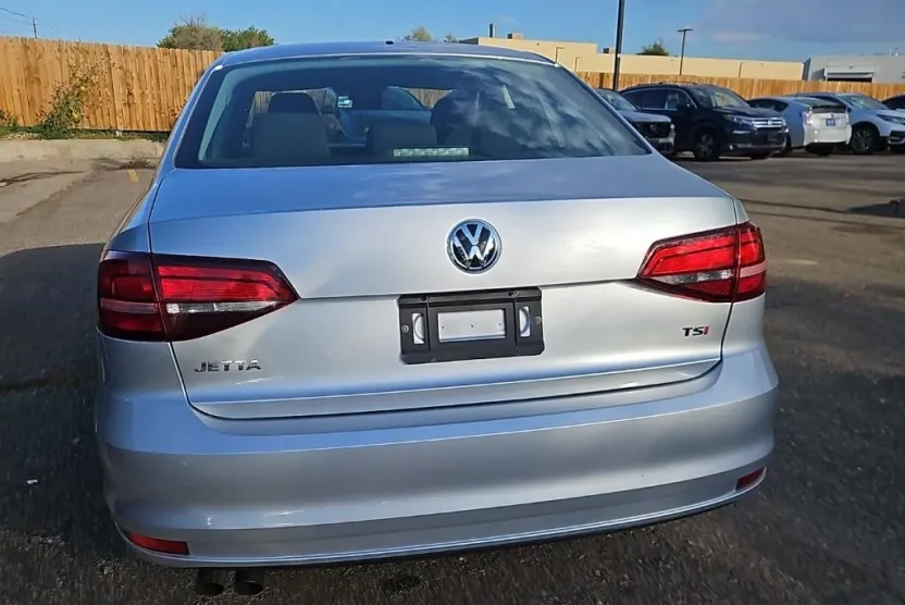 2016 Volkswagen Jetta 1.4T S photo 1