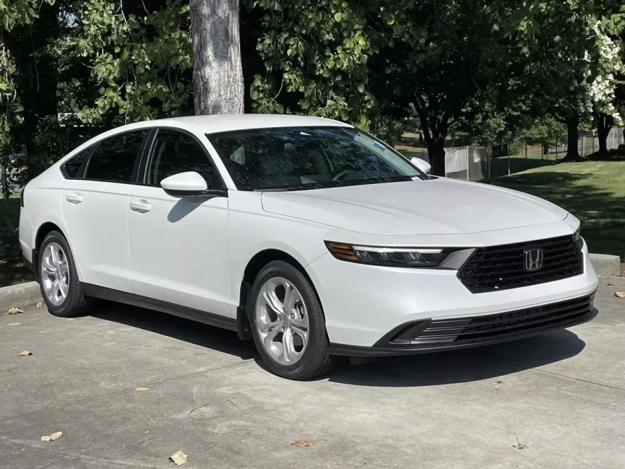 2025 Honda Accord LX photo 1