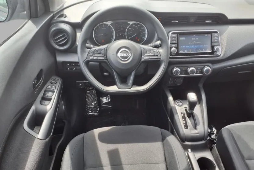 2025 Nissan Kicks Play S photo 1