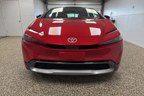 2024 Toyota Prius XLE photo 2
