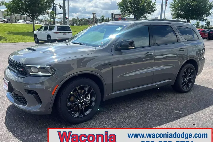 2025 Dodge Durango R/T Premium photo 1