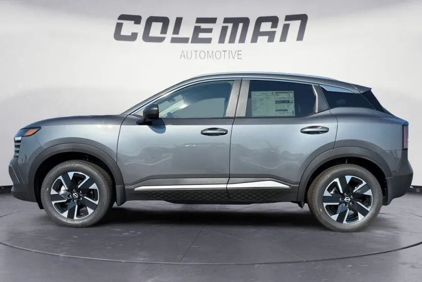 2025 Nissan Kicks SV photo 1