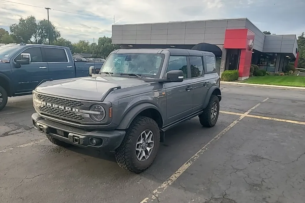 2023 Ford Bronco Base Big Bend Black Diamond Outer Banks Badlands Wildtrak Everglades photo 1