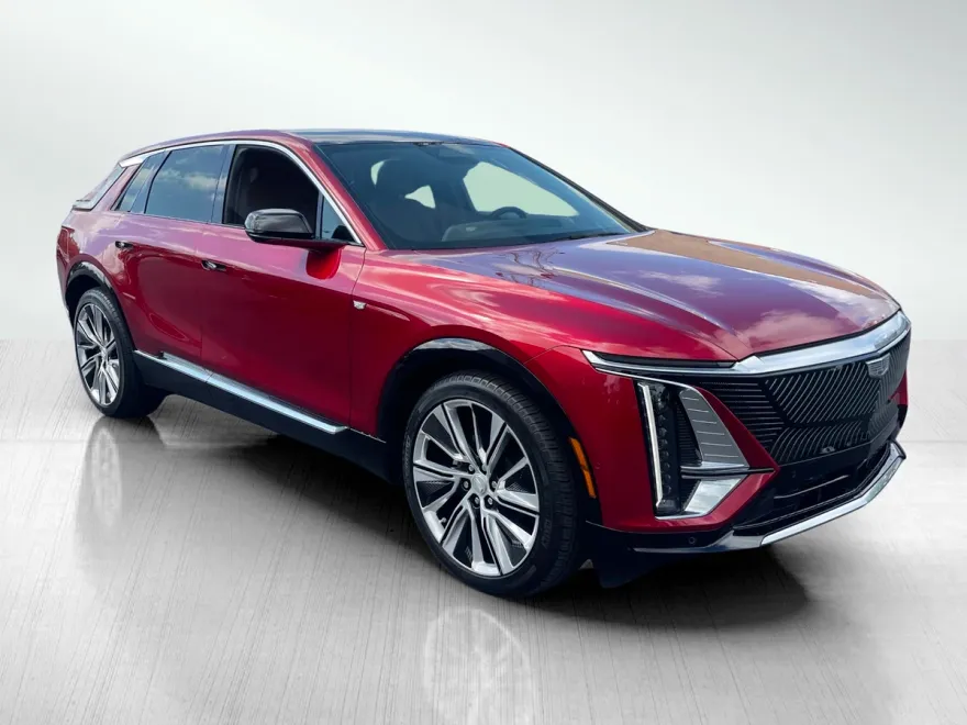 2024 Cadillac Lyriq Luxury photo 1