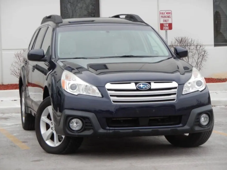 2013 Subaru Outback 2.5i Premium photo 1