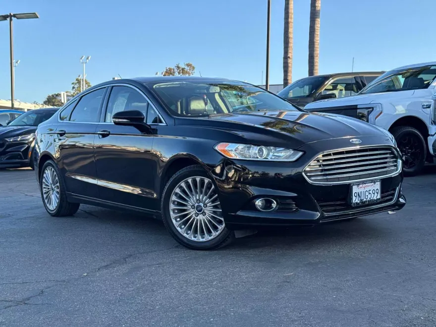 2016 Ford Fusion Titanium photo 1