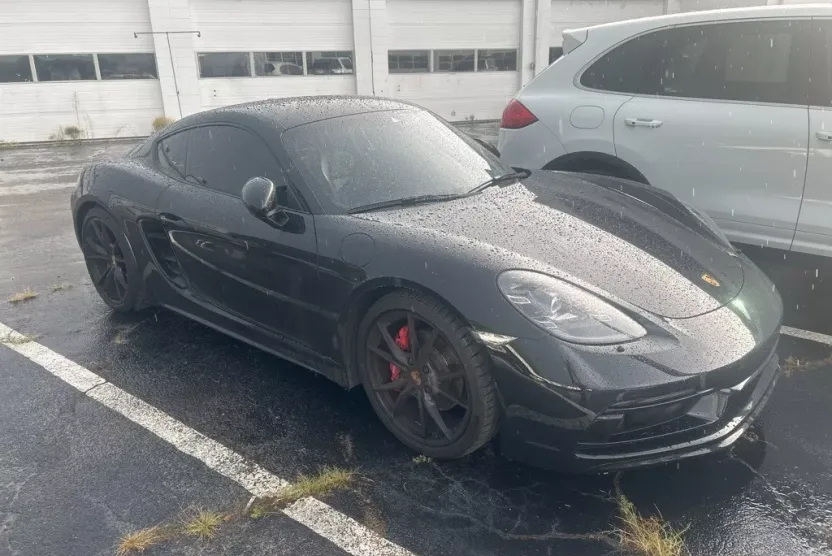 2018 Porsche Cayman S photo 1