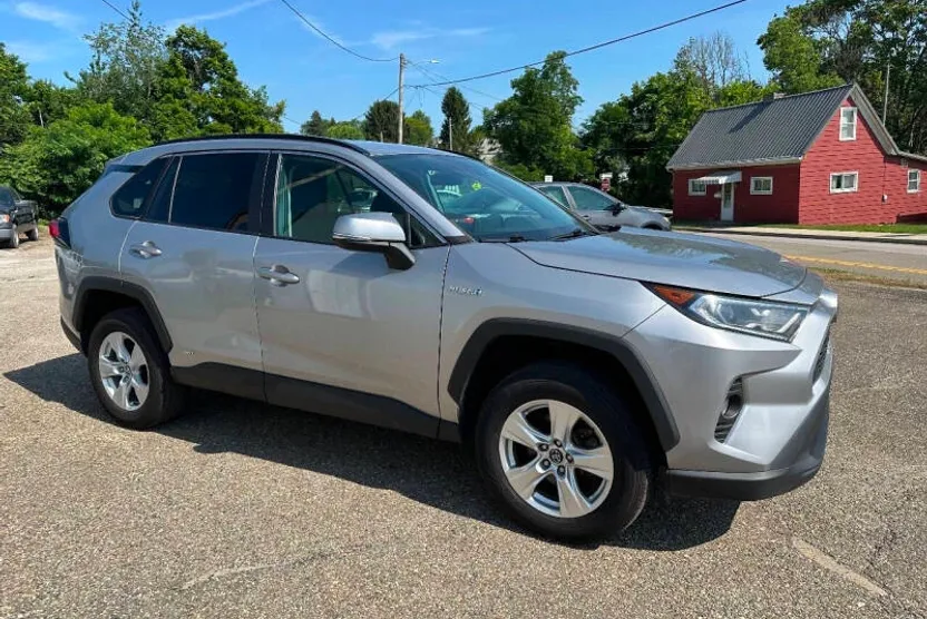 2020 Toyota RAV4 Hybrid XLE photo 1