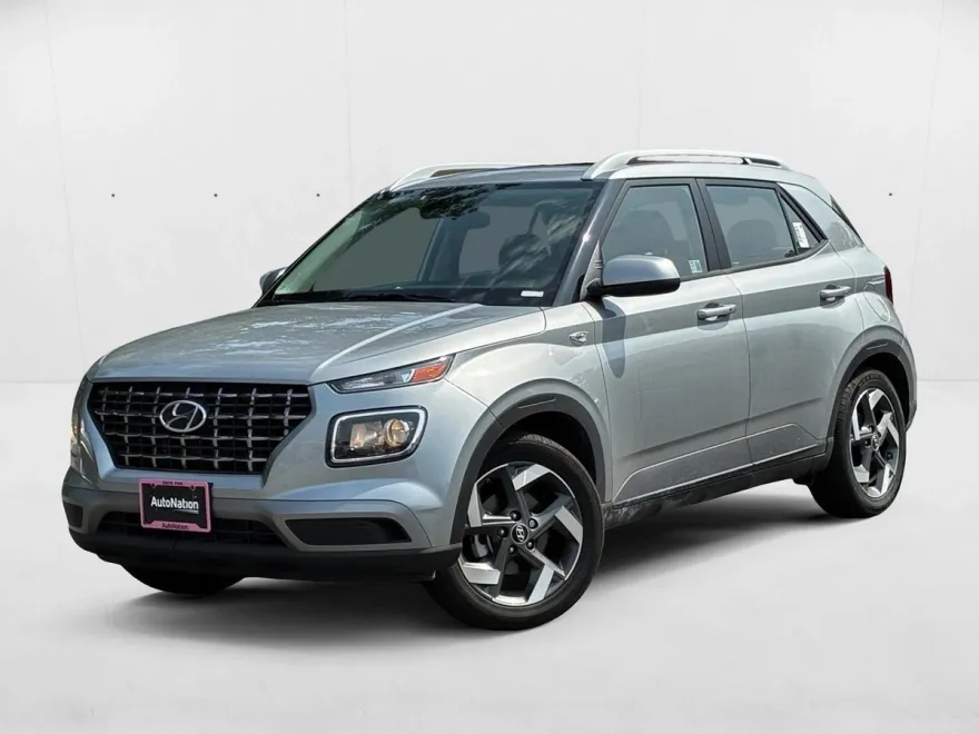 2024 Hyundai Venue SEL photo 1