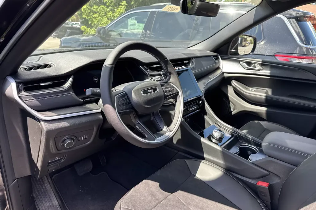 2025 Jeep Grand Cherokee Altitude X photo 1