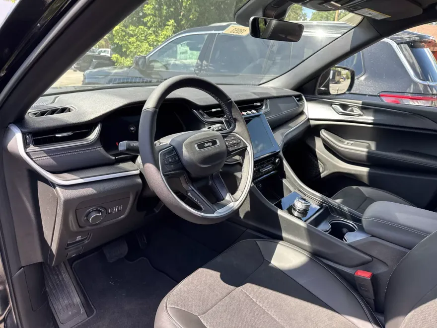 2025 Jeep Grand Cherokee Altitude X photo 1