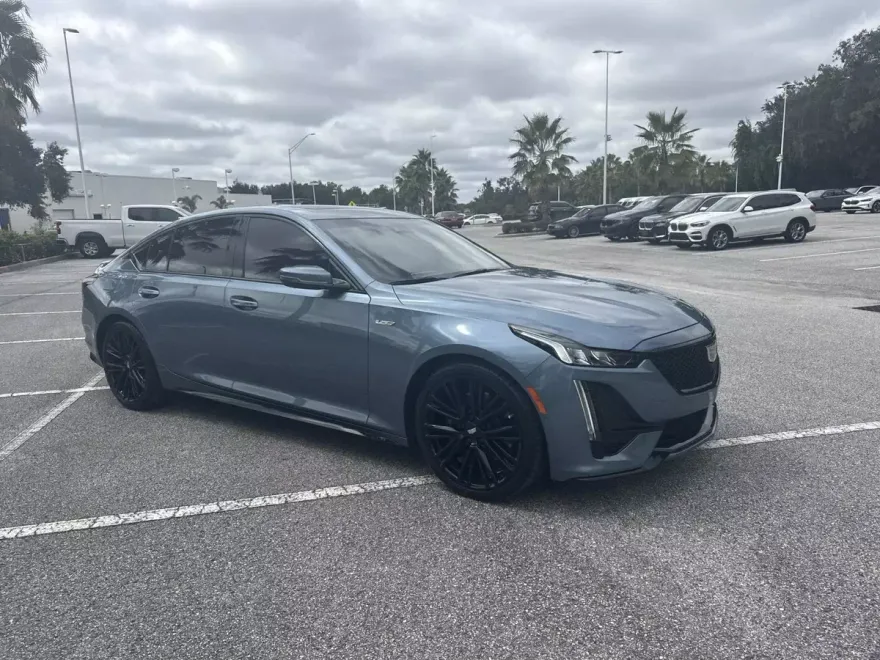 2024 Cadillac CT5 V photo 1