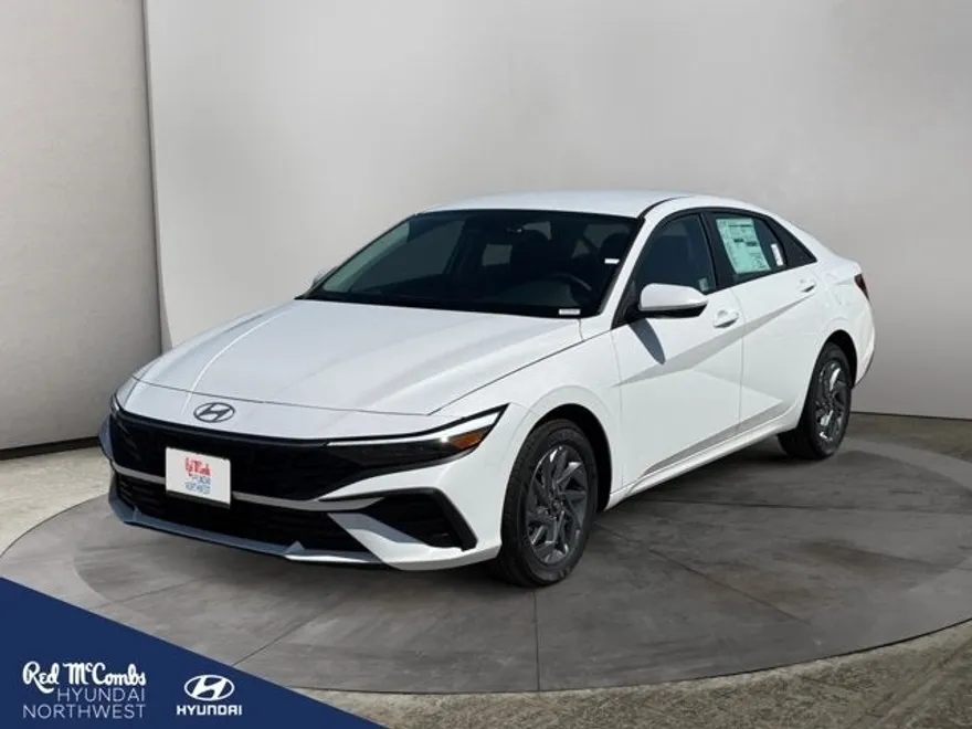 2025 Hyundai Elantra Hybrid photo 1