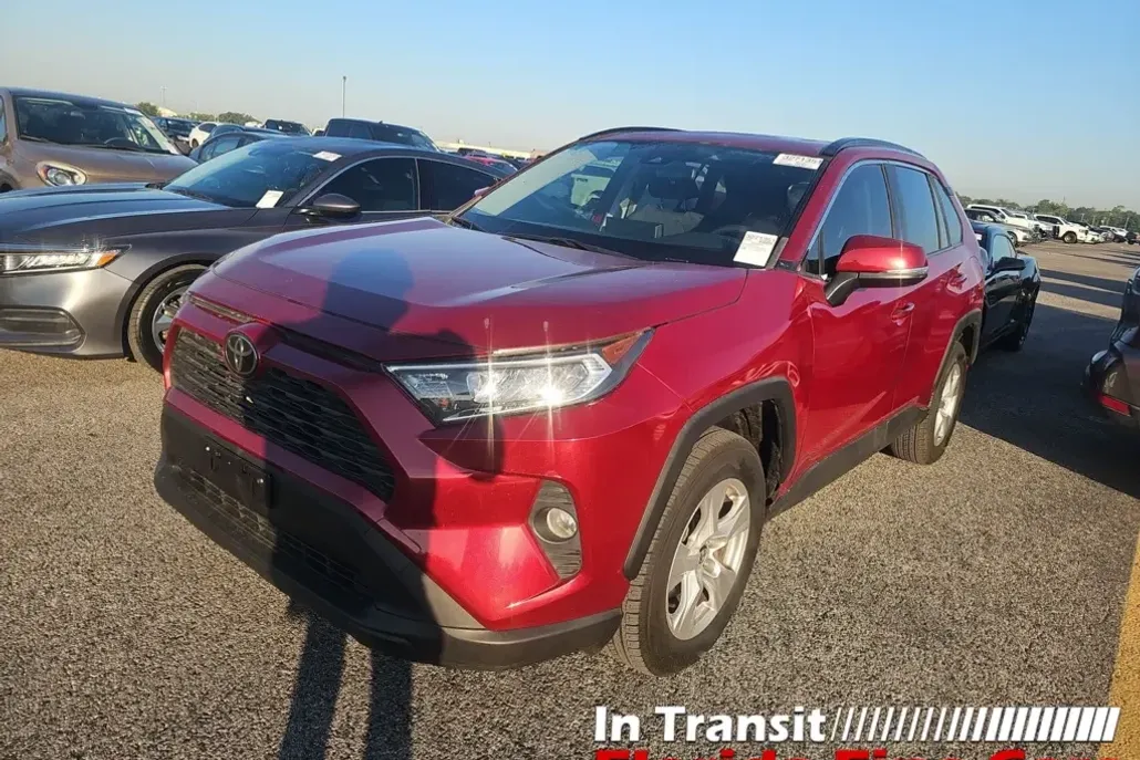 2019 Toyota RAV4 Premium XLE photo 1