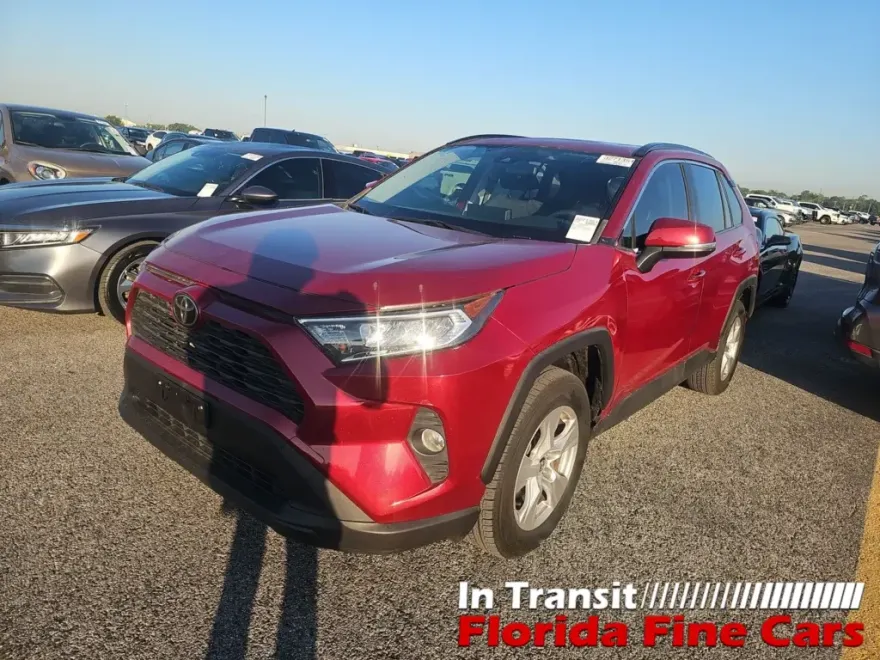2019 Toyota RAV4 Premium XLE photo 1
